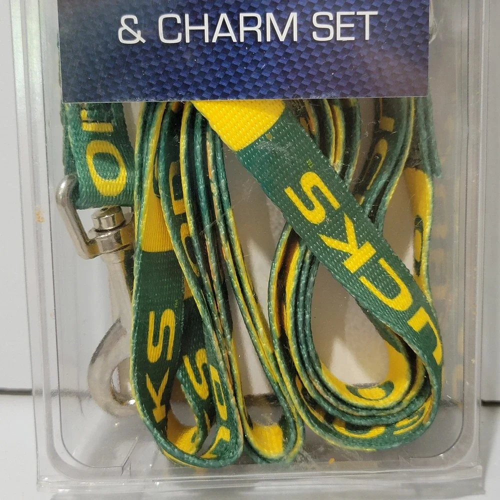 Hunter Oregon Ducks Pet Leash Collar Charm Set Small Green Yellow NCAA